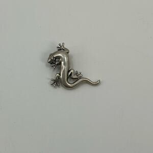 Kabana sterling silver gecko pendant
